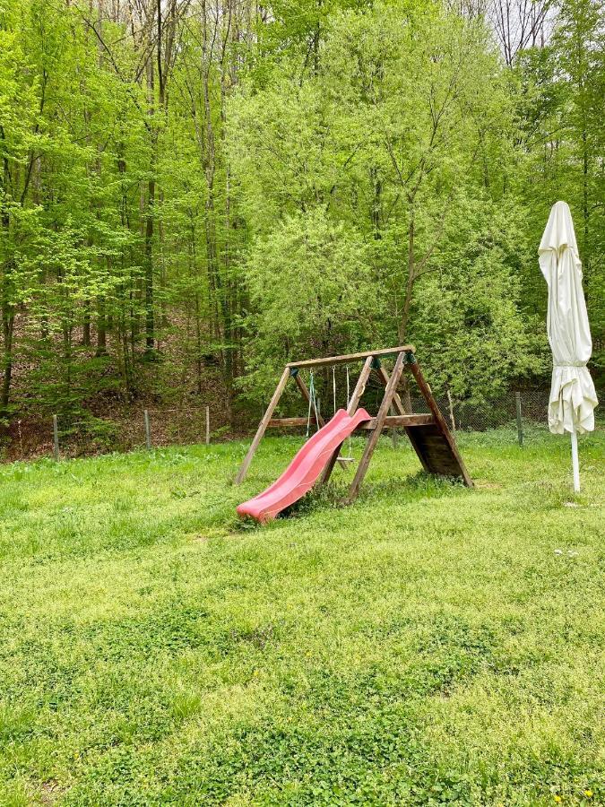 Bed and Breakfast House In The Woods Resita Exteriér fotografie